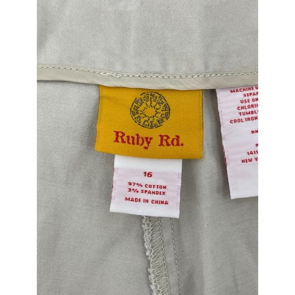 Ruby Rd Women's Plus Beige Cropped Crop Stretch Khaki Pants Size 16 - Picture 4 of 12